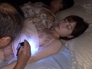 Vài lời đường mật đã gạ được em đồng nghiệp
