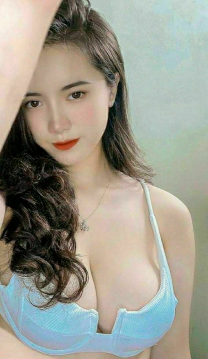 Em đừng nói gì nhé tý cô cho bắn tinh vào lồn